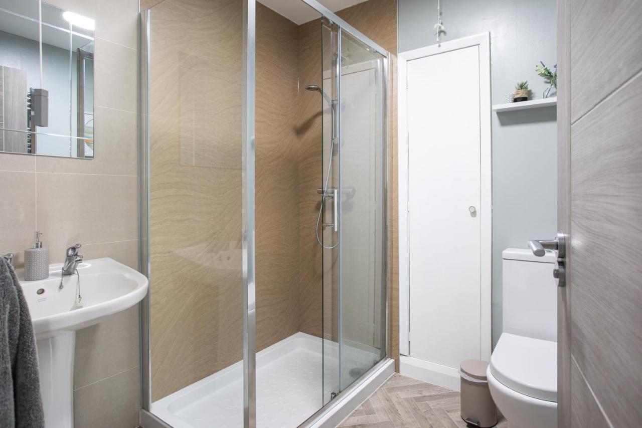 New Lisburn Road Apartment - Free Parking ベルファスト エクステリア 写真